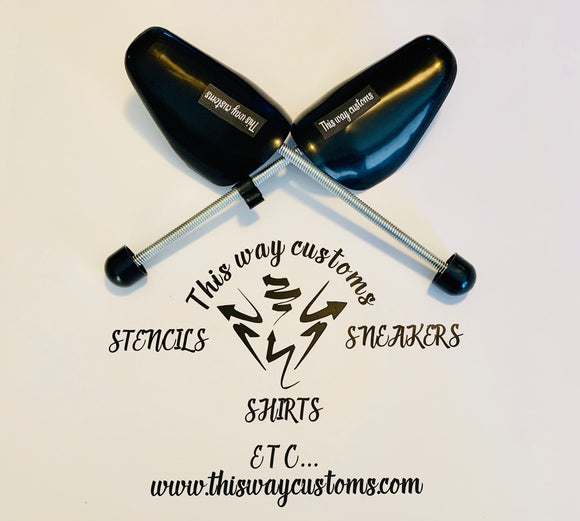 Metal spring shoe trees